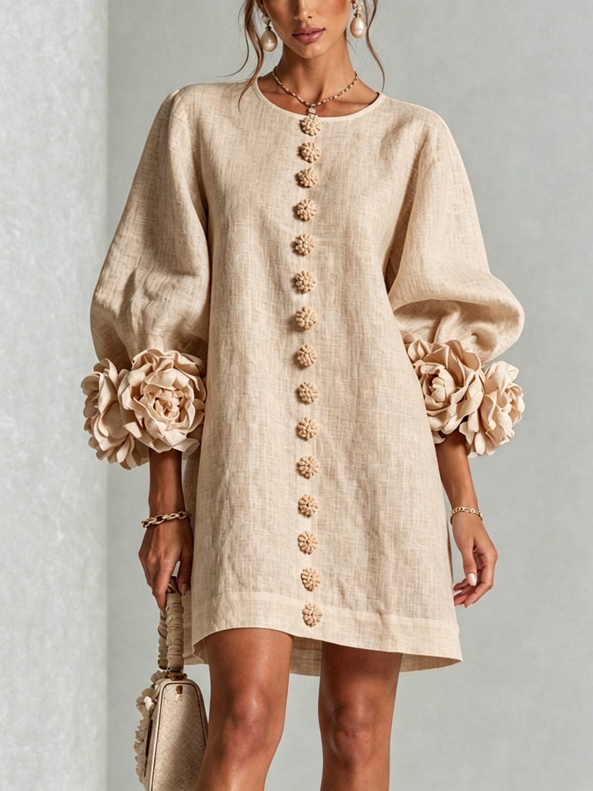 Amara | Robe Mini Élégante à Boutons Floraux