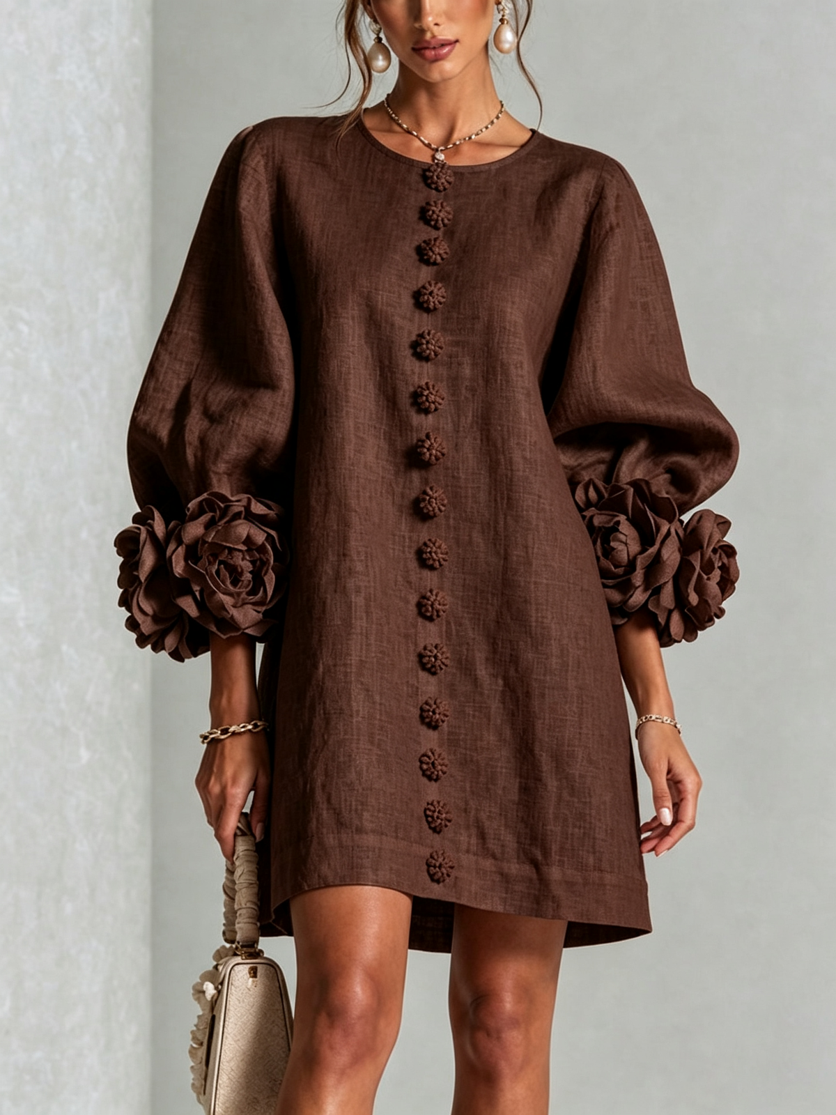 Amara | Robe Mini Élégante à Boutons Floraux