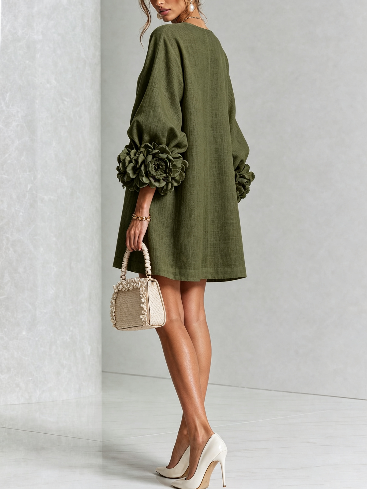 Amara | Robe Mini Élégante à Boutons Floraux