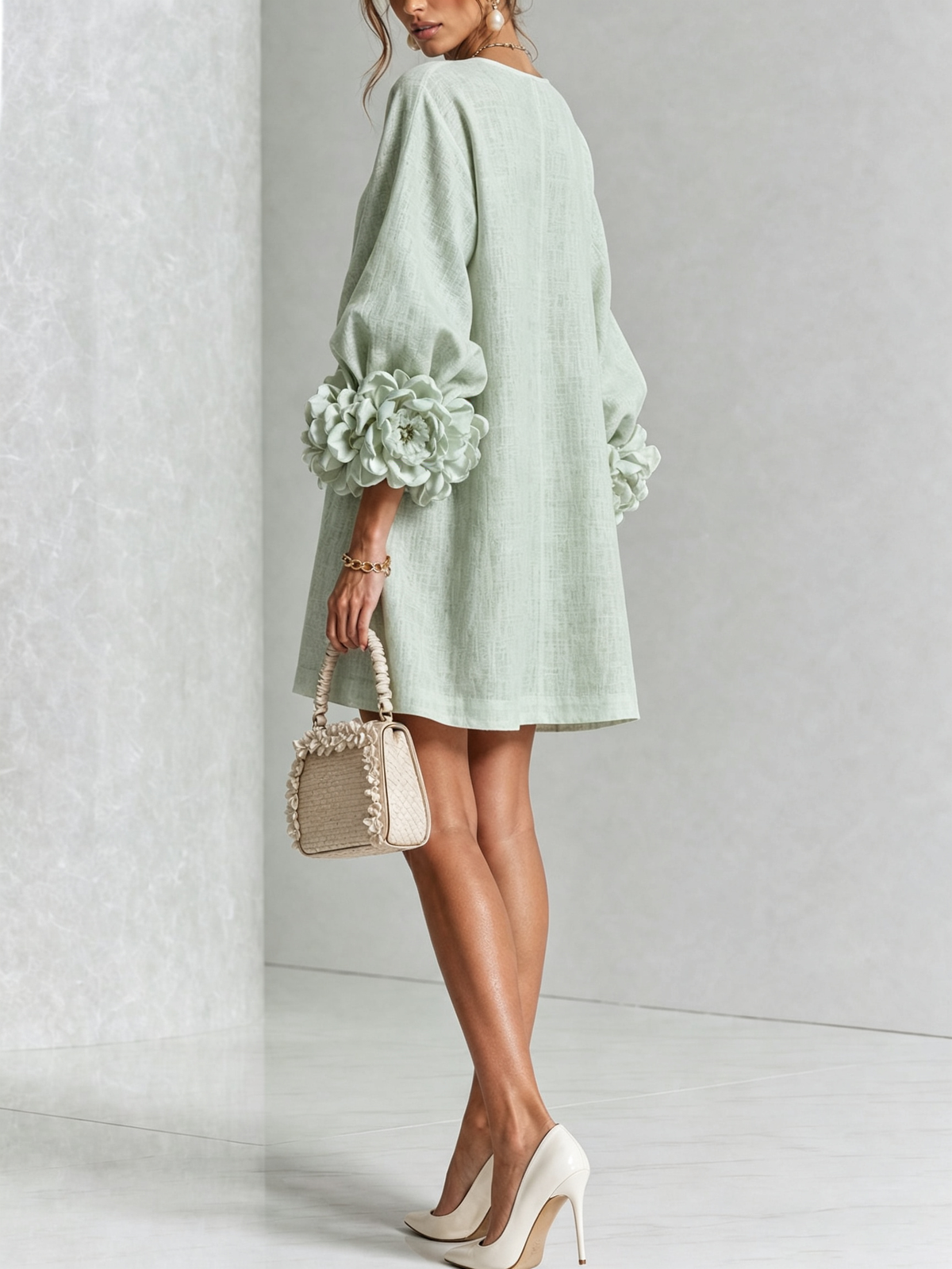 Amara | Robe Mini Élégante à Boutons Floraux