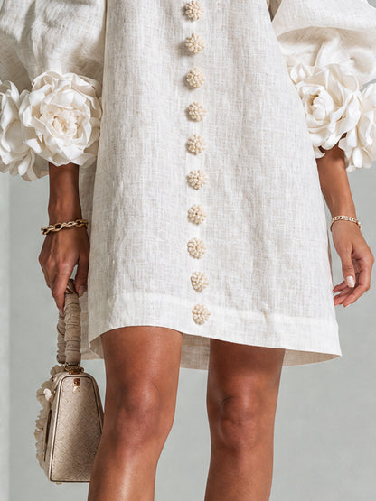 Amara | Robe Mini Élégante à Boutons Floraux