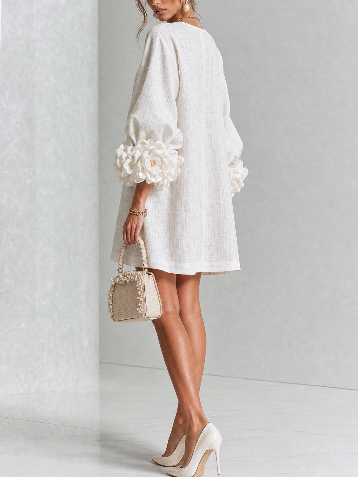 Amara | Robe Mini Élégante à Boutons Floraux
