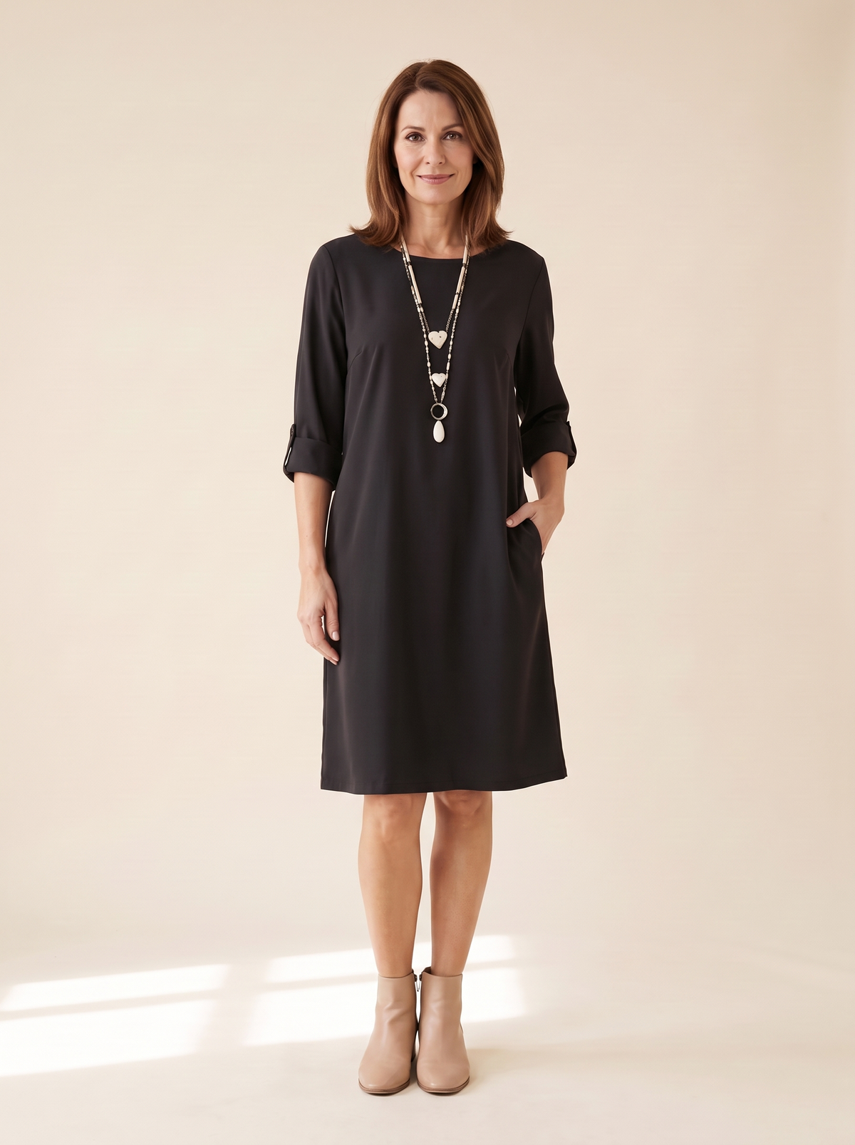 Isaline | Robe Midi Fluide à Manches 3/4 - Noir