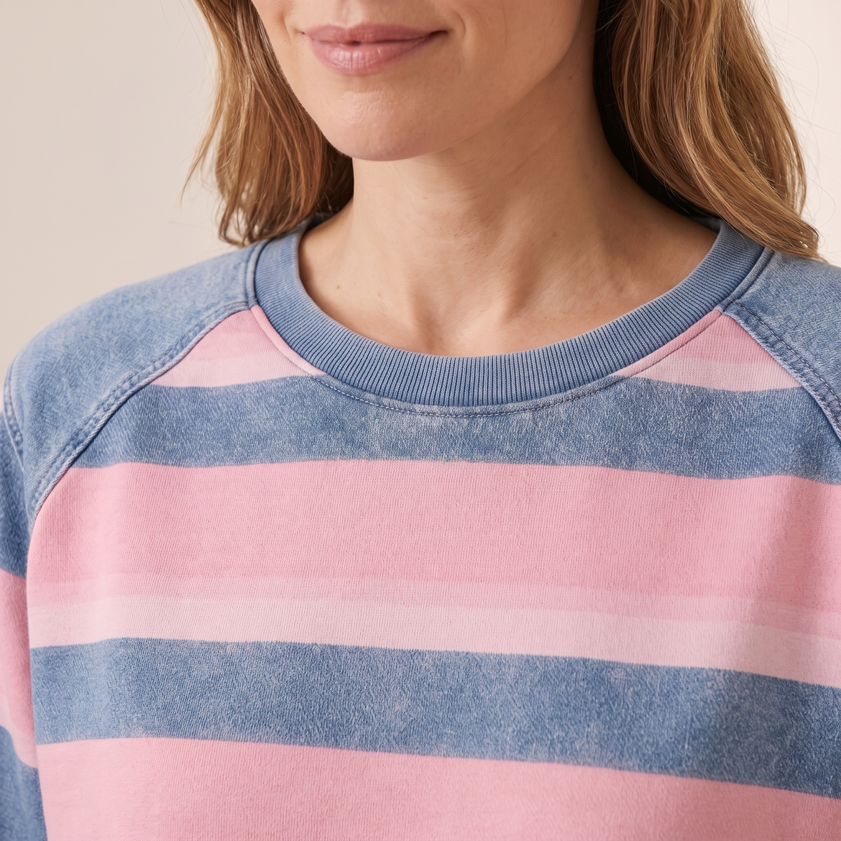 Lison - Sweat Rayé Décontracté - détail col et rayures
